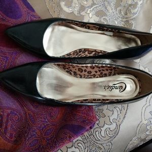 Candies patent leather pumps,